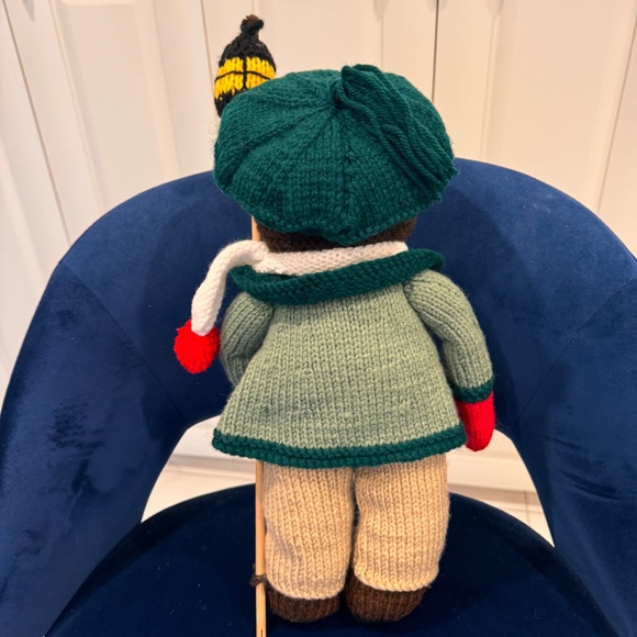 Vintage hand knit trio of Christmas Carollers. Three large hand knit figurines. - Picture 5 of 11